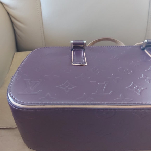 Louis Vuitton Shelton - Picture 7 of 16